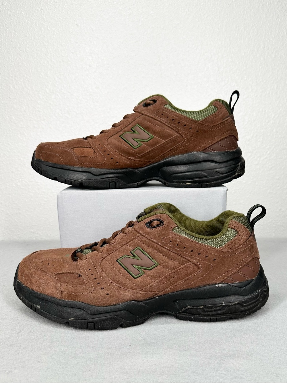 New Balance 608v2 MX608V20 brown cross-training sneakers